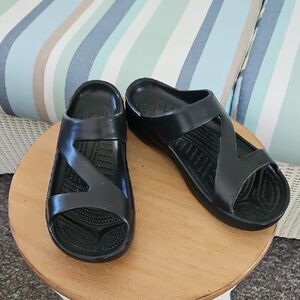 Black Z Slide Sandals